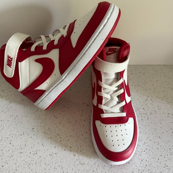 Red and White Nike Little Kid Size 2Y - Picture 1 of 8